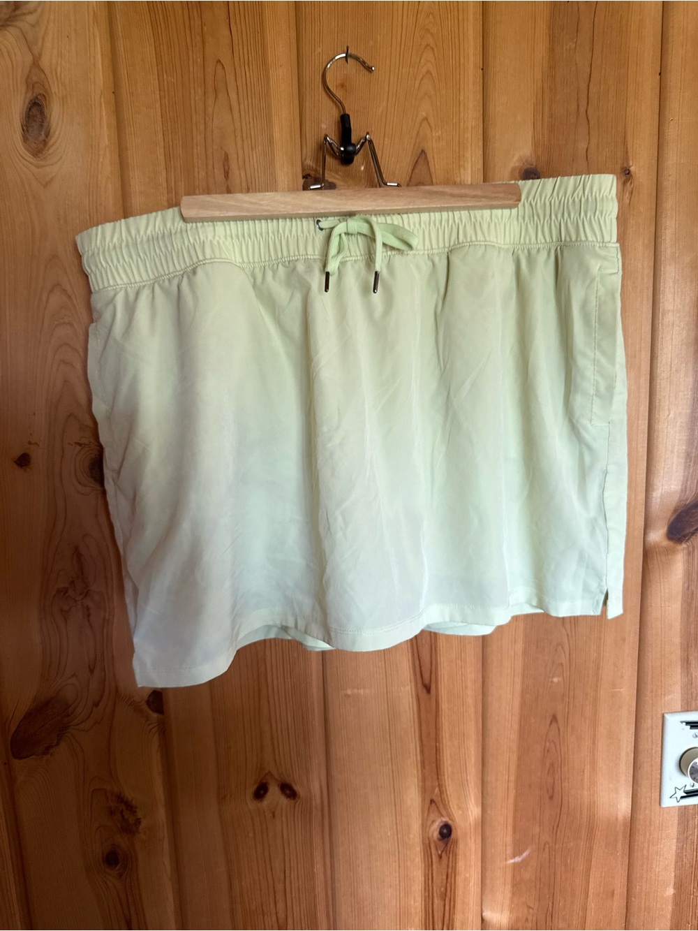 tek gear pale yellow elastic waist skirt